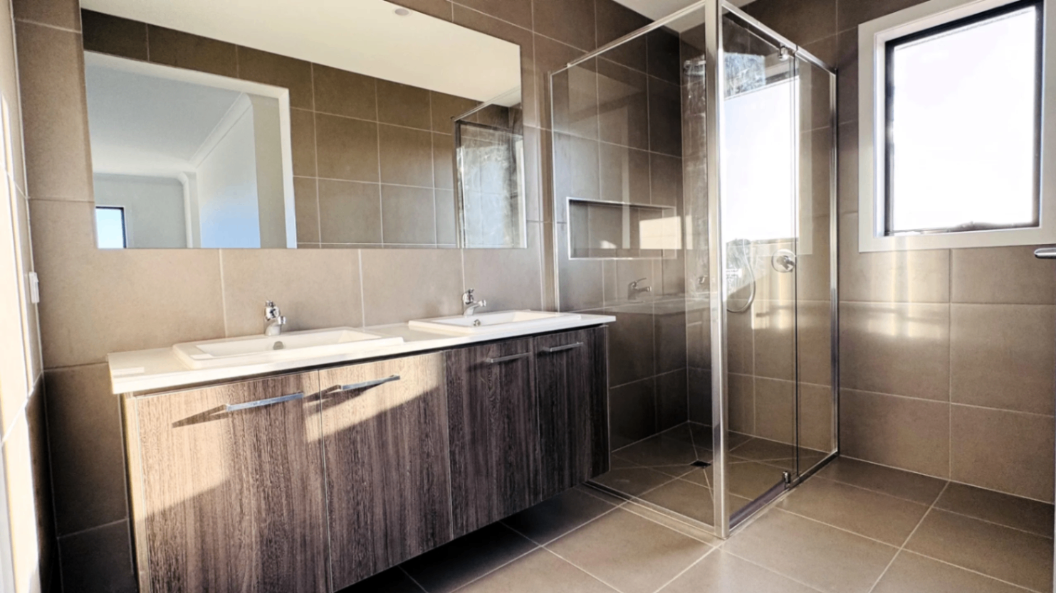 Ensuite with dual vanity